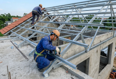 Ứng dụng cầu phong thép nhẹ trên mái bê tông